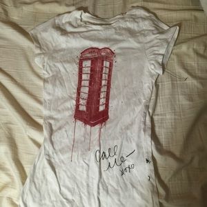 Cute t-shirt never been worn