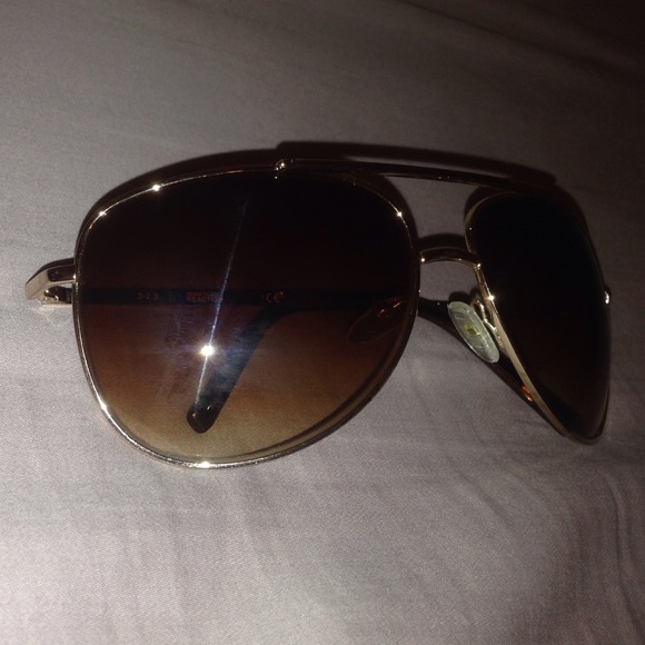 Sun glass - Picture 3 of 3