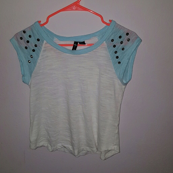 White and blue crop top