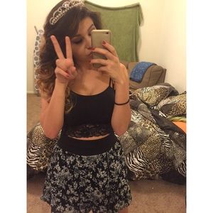 ✨ MEET YOUR SELLER ✨