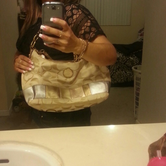 Coach purse - Picture 4 of 4