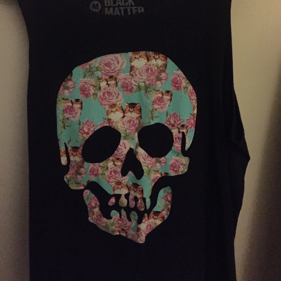 skull with cats/flowers tank top (NWOT)