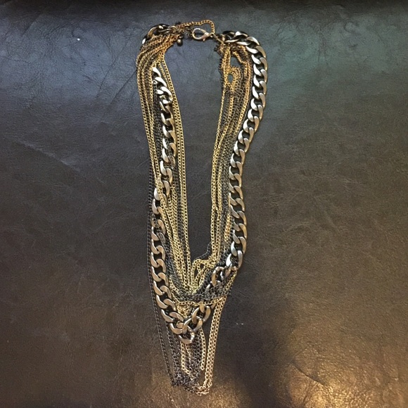 NWOT CharmingCharlie Gunmetal-Mixed Metal necklace