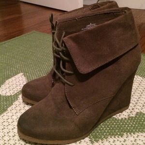 Mossimo brown wedges