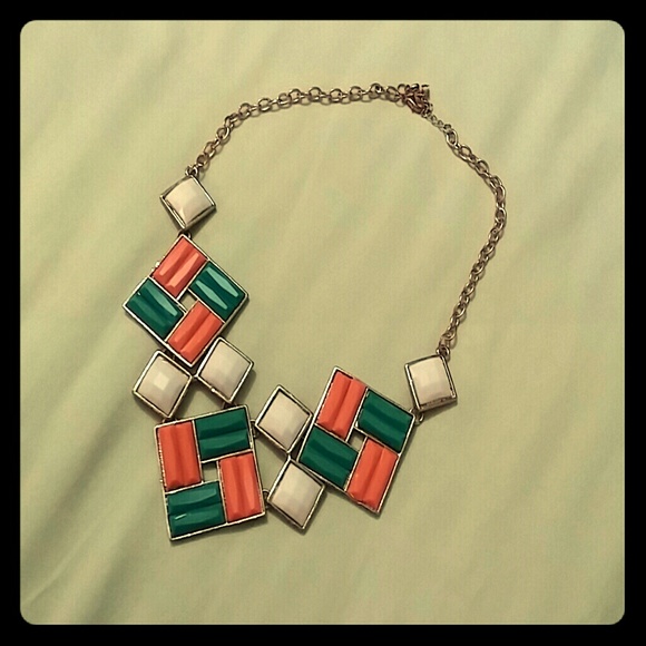 Classy & quirky geometric statement necklace - Picture 1 of 1
