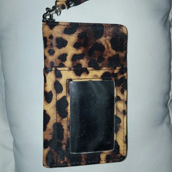 LEOPARD PRINT PHONE CASE/WRISTLET - Picture 2 of 3