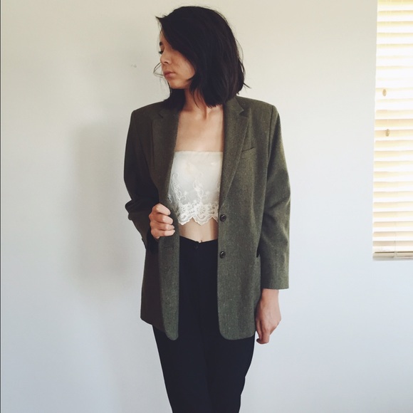 The Essential Blazer - Picture 3 of 3