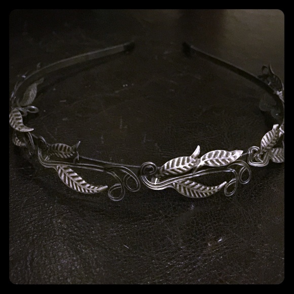 Silver Metal Vine and Leaf Aphrodite Head Band