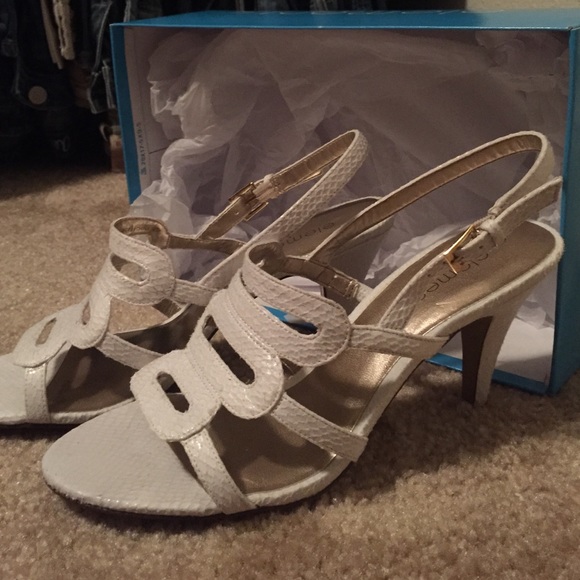 White strappy heels - gold inside and buckles. - Picture 2 of 4