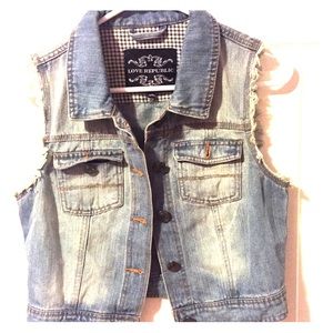 Denim Vest BUY BUY BUY!!