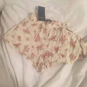 Brandy Melville Cream Floral Remi Shorts NWT