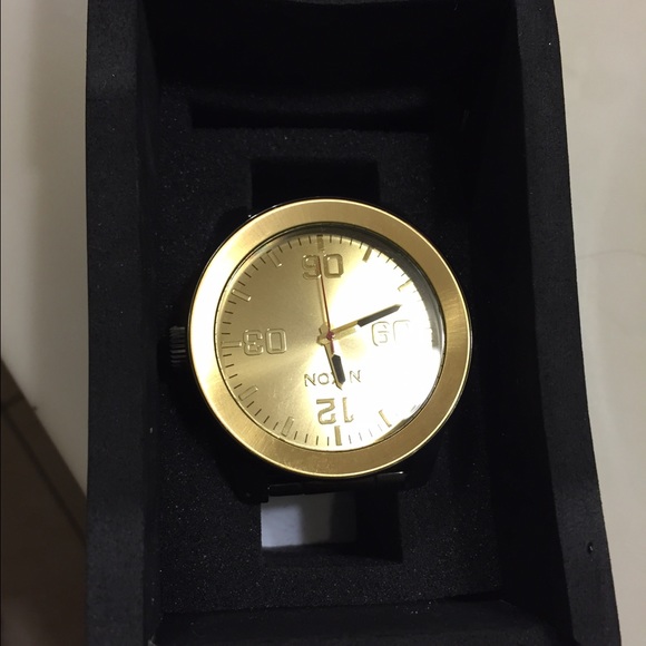 NIXON CORPORAL SS WATCH BLACK AND GOLD