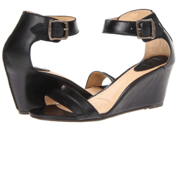 FRYE Black Women's Carol Seam Wedge Sandal