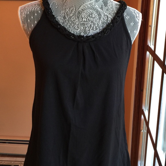 JOSEPH A. Tops - 🎈🎈 3/$25🎈🎈Black cool top with sequin
