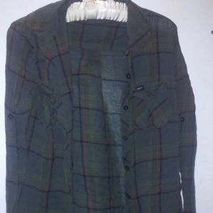 Thin flannel medium can fit large or small