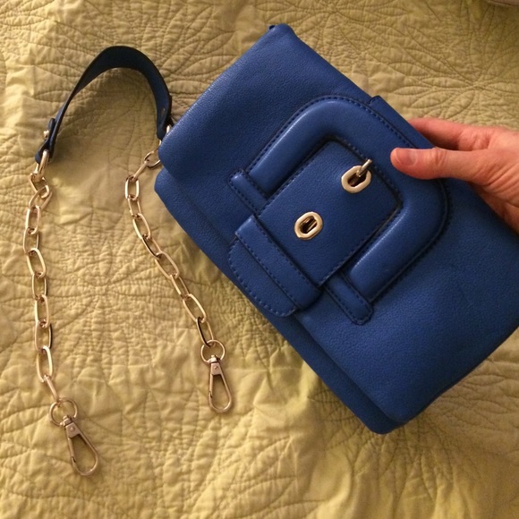 Cobalt blue clutch with detachable chain strap - Picture 4 of 4