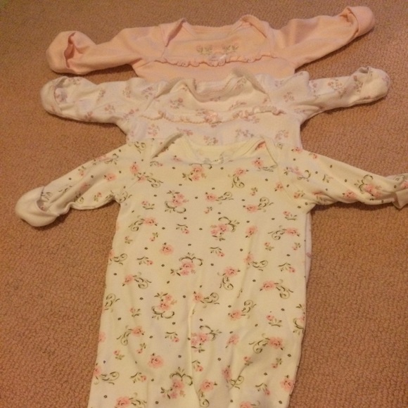 3 Baby girl nightgowns - Picture 2 of 3