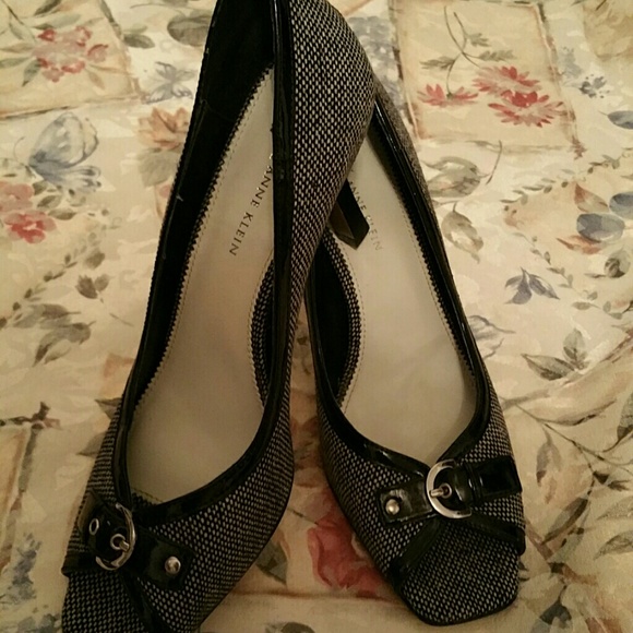 Black and white anne Klein shoes