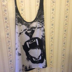 B&w lion graphic muscle tee