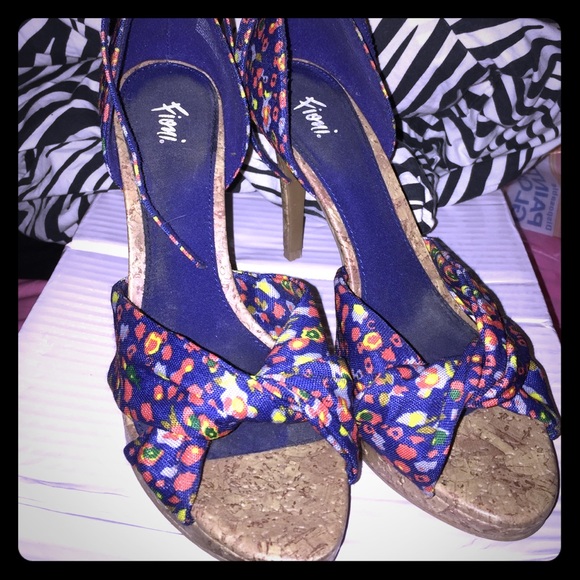 Fioni flower heels