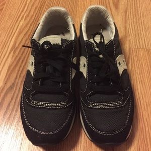 BRAND NEW SAUCONY JAZZ SHOES