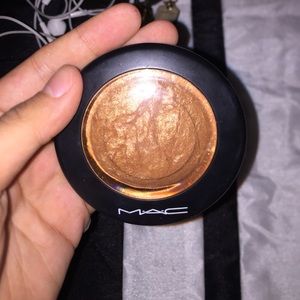 Authentic gold deposit mineralize skin finish