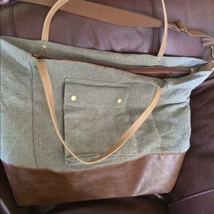 Trendy army duffle bag. Military style travel tote