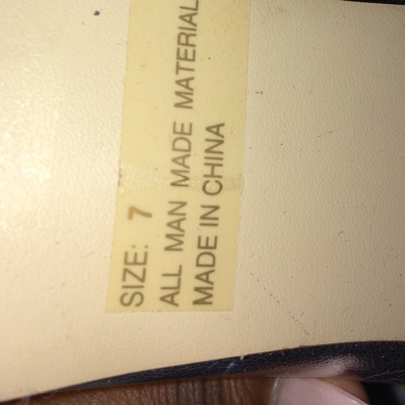 Silver heels - Picture 3 of 4