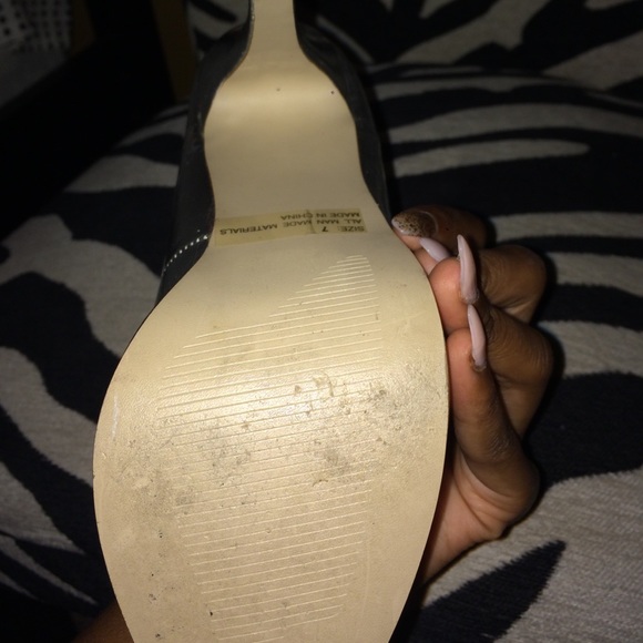 Silver heels - Picture 4 of 4