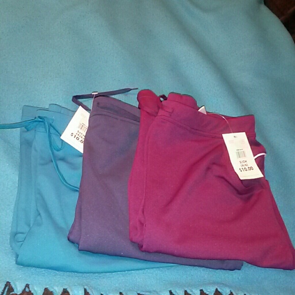 Danskin workout capri's