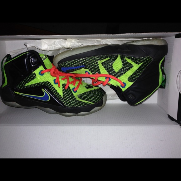 Sz 12c Lebron James Sneakers