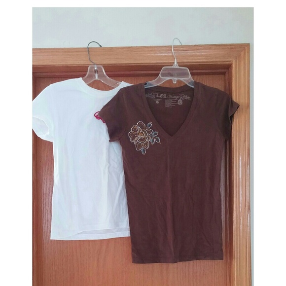 2 short sleeve t-shirts