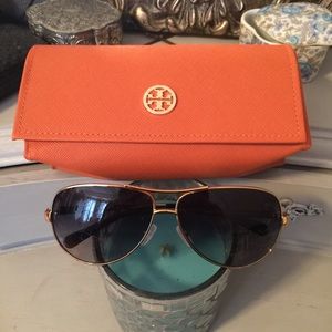 Tory Burch Avaitor style sunglasses