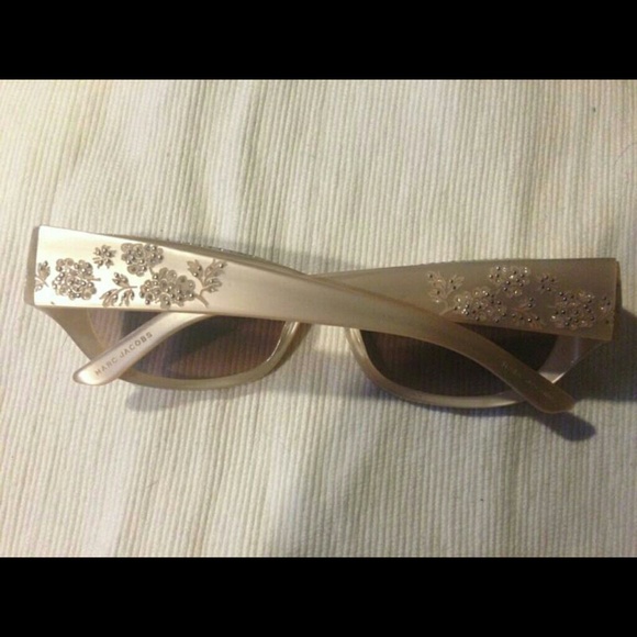 Marc Jacobs Sunglasses - Picture 2 of 4