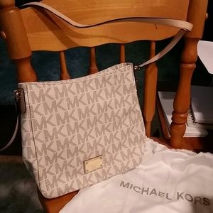 Michael kors shoulder/cross body bag
