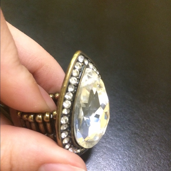 Oversized Diamond Antiqued Stretchy Ring - Picture 2 of 3