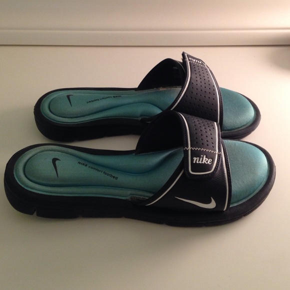 Nike slides - Picture 1 of 4