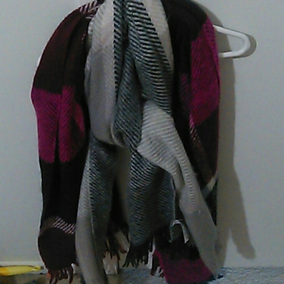American eagle plaid scarves