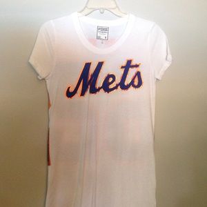 VS Pink Mets T-shirt New with tags!!