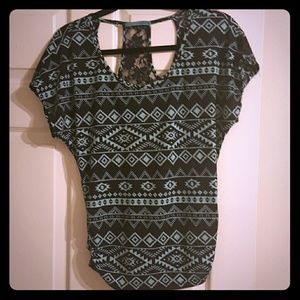 Short sleeved top