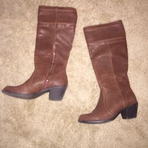 Brown boots