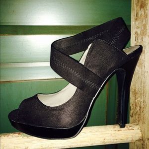 Black Heals with a side strap!