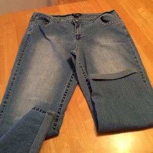 Roz&Ali super comfy Jean Capri