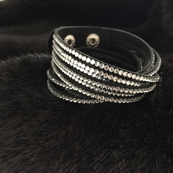 Jewelry - Slick!! Wrap around Bracelet