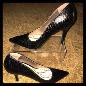 Sam & Libby black heels.