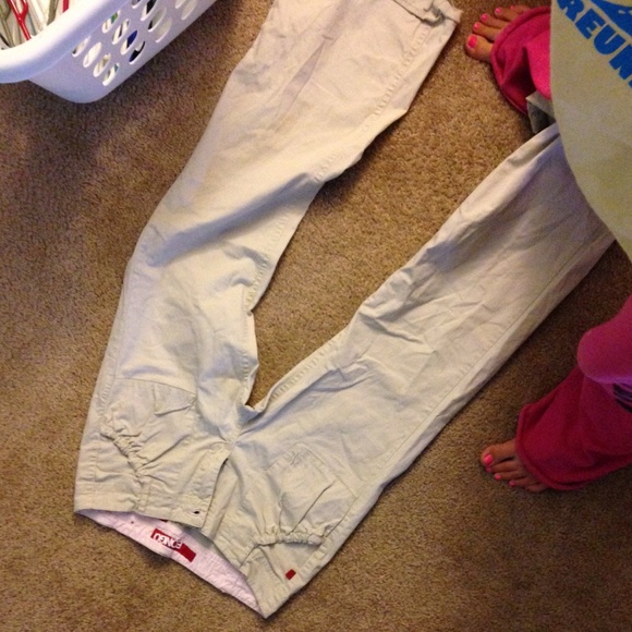 Khakis stretch great shape - Picture 2 of 3