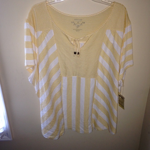 Yellow plus size shirt. New with tags
