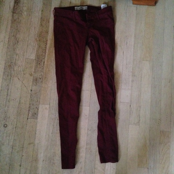 Red Hollister juniors jeans