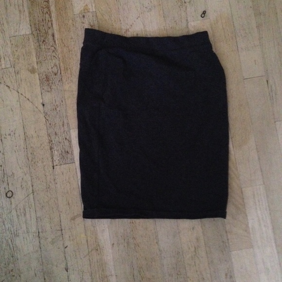 Gray pencil skirt