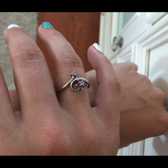 Sterling Silver Ring - Picture 2 of 2